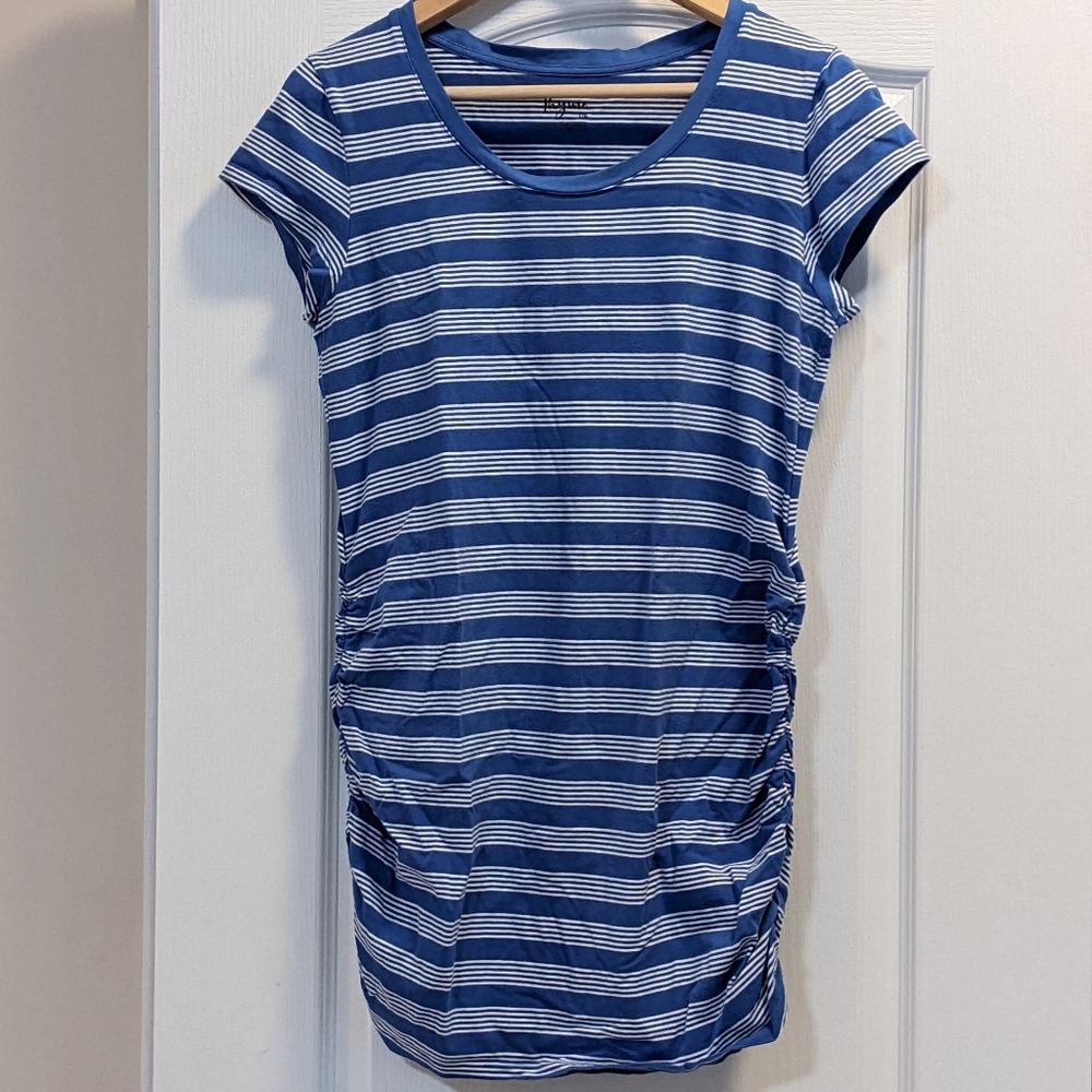 Thyme Maternity t-shirt with side ruching